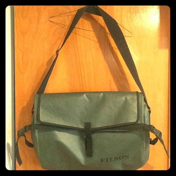 filson dry messenger bag